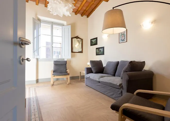 Fossi Elegant Apartment